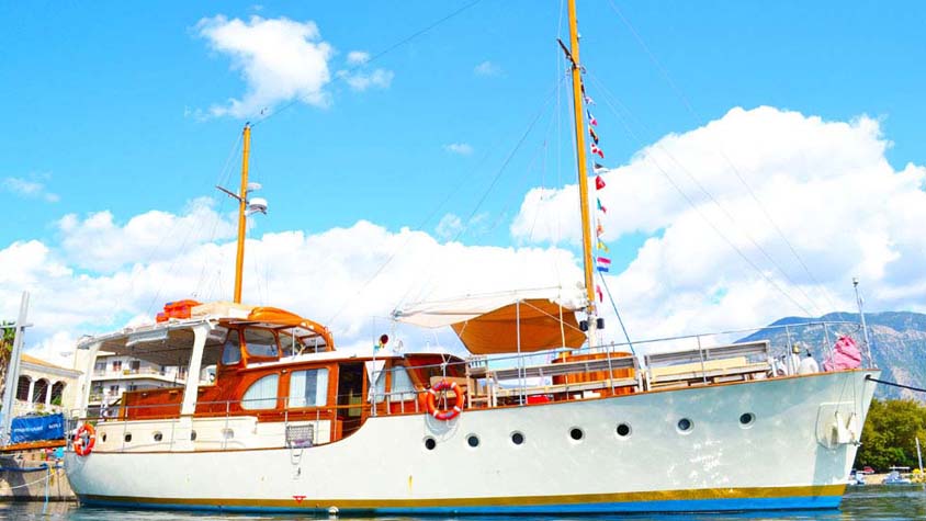 Motor sailer 20 metres